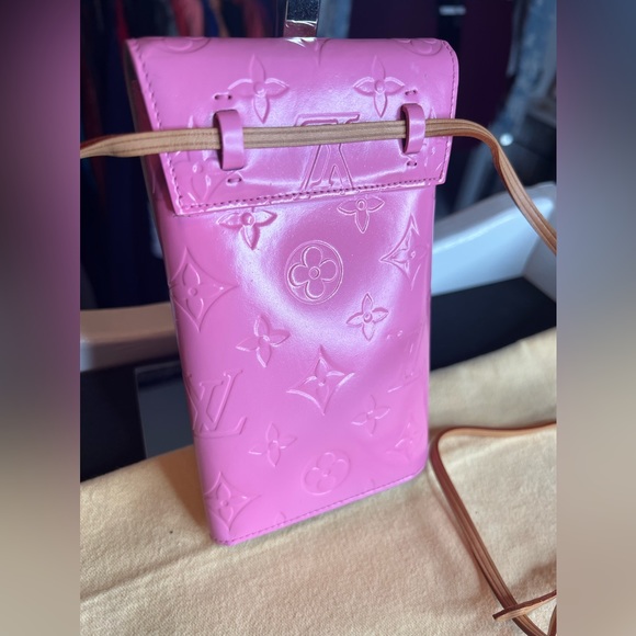 Authentic Louis Vuitton Vernis Crossbody - Picture 6 of 11